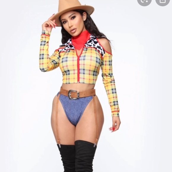 LOOKING FOR THIS COSTUME IN S/M !! - Picture 1 of 1